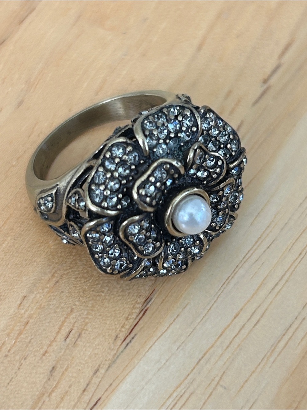 Heidi Daus chunky Cocktail Ring with Pearl - Antique Gold size 9.5